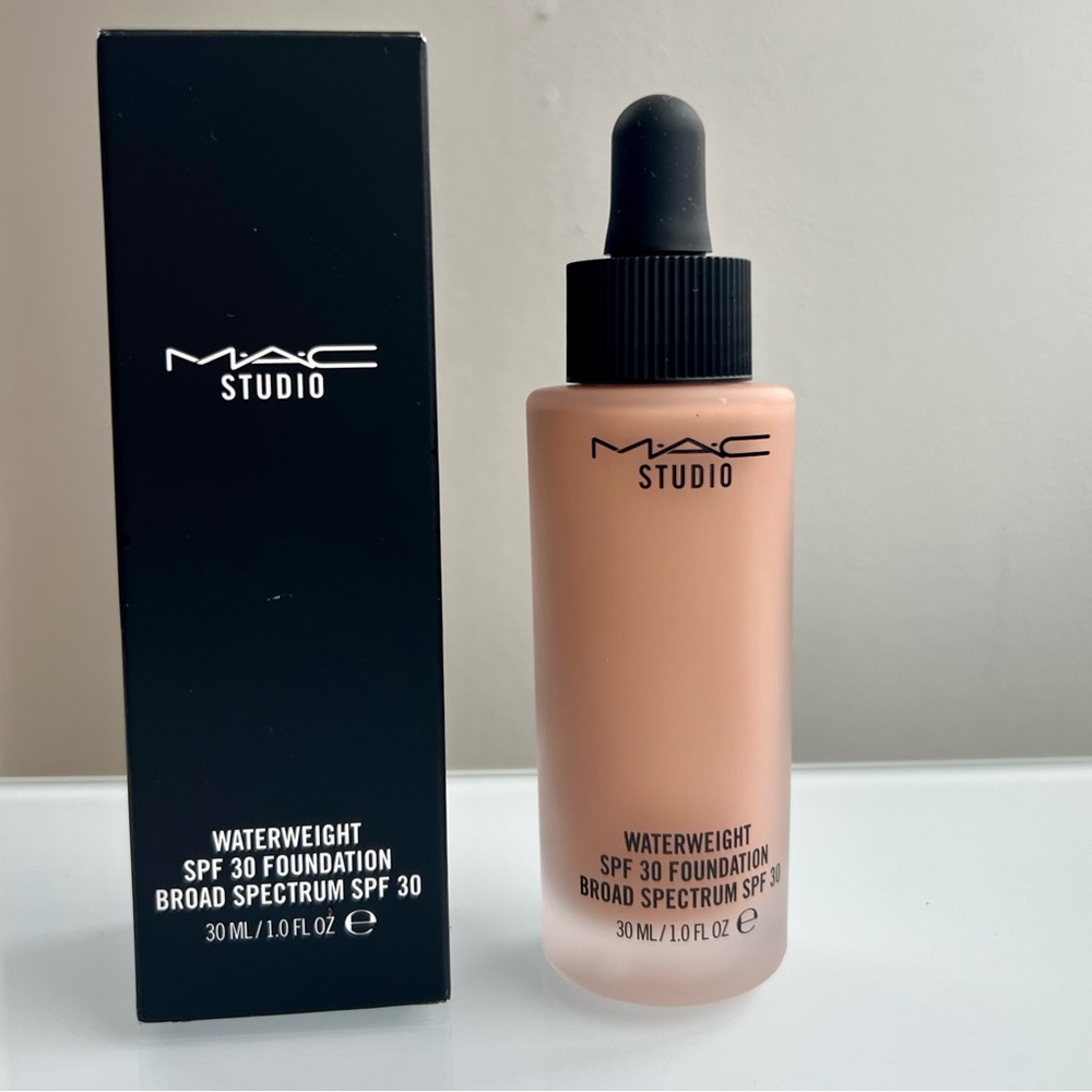 SOLD ON EBAY✅ MAC Studio Waterweight Foundation | NW 25 | SPF 30 | NIB |